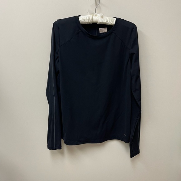 Mondetta Tops - Mondetta Performance Black Top Base Layer for cold weather